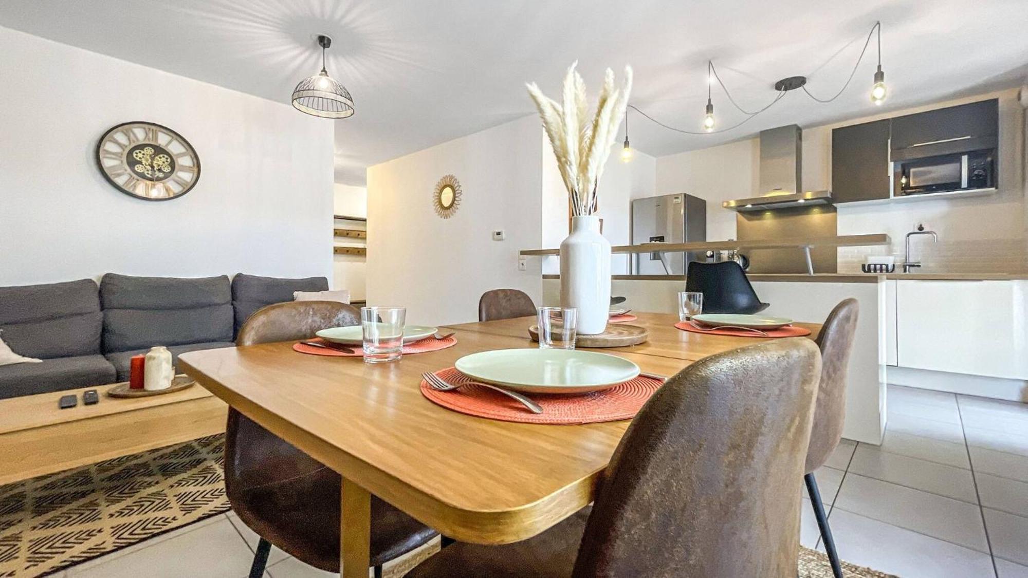 Homey Chloe - New - Parking Gratuit - Balcon Prive - Proche Geneve Аннемас Экстерьер фото